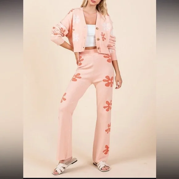 Flower Sweater Set - Picture 3 of 7